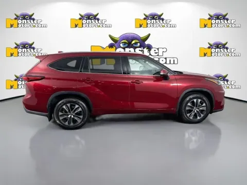 More photos of 2020 Toyota Highlander XLE at Monster Motors - Jackson, MI, MI