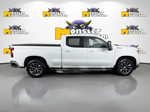 More photos of 2022 Chevrolet Silverado 1500 LT at Monster Motors - Jackson, MI, MI