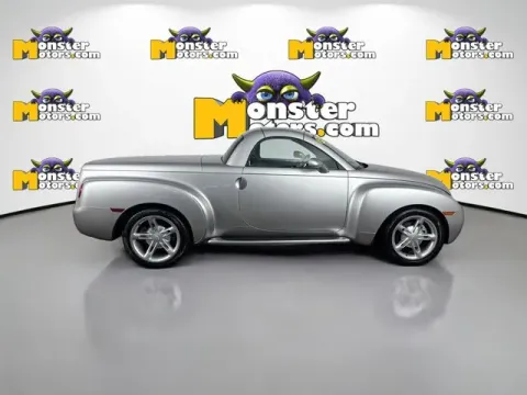 More photos of 2004 Chevrolet SSR at Monster Motors - Jackson, MI, MI