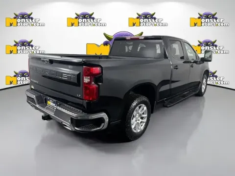 More photos of 2022 Chevrolet Silverado 1500 LT at Monster Motors - Jackson, MI, MI