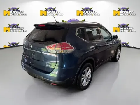More photos of 2016 Nissan Rogue SL at Monster Motors - Jackson, MI, MI