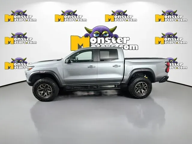 2024 Chevrolet Colorado ZR2 - Photo 8