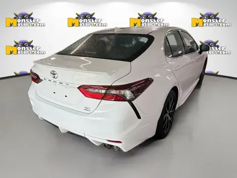 More photos of 2022 Toyota Camry SE at Monster Motors - Jackson, MI, MI