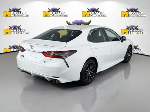 More photos of 2022 Toyota Camry SE at Monster Motors - Jackson, MI, MI
