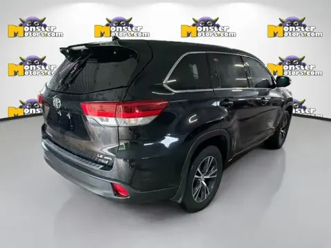 More photos of 2017 Toyota Highlander at Monster Motors - Jackson, MI, MI