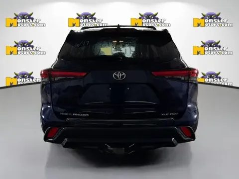 More photos of 2020 Toyota Highlander XLE at Monster Motors - Jackson, MI, MI