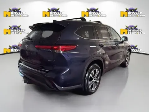 More photos of 2020 Toyota Highlander XLE at Monster Motors - Jackson, MI, MI