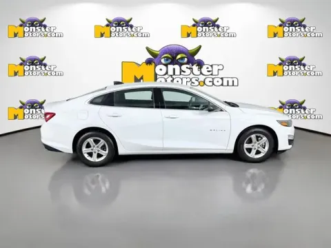 More photos of 2022 Chevrolet Malibu LS at Monster Motors - Jackson, MI, MI