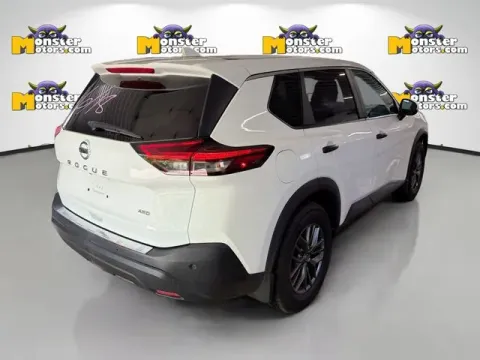 More photos of 2021 Nissan Rogue S at Monster Motors - Jackson, MI, MI