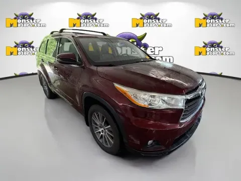 Another view of 2016 Toyota Highlander XLE V6 for sale in Michigan Center, MI at Monster Motors - Jackson, MI