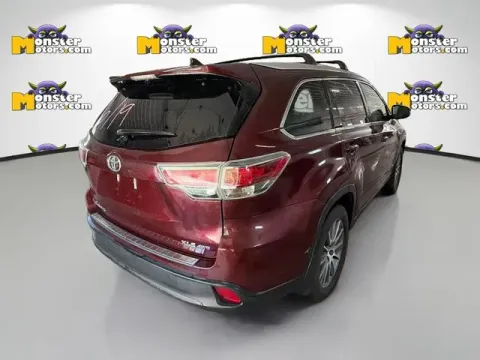 More photos of 2016 Toyota Highlander XLE V6 at Monster Motors - Jackson, MI, MI