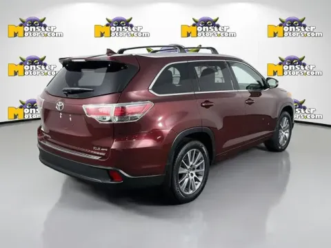More photos of 2016 Toyota Highlander XLE V6 at Monster Motors - Jackson, MI, MI
