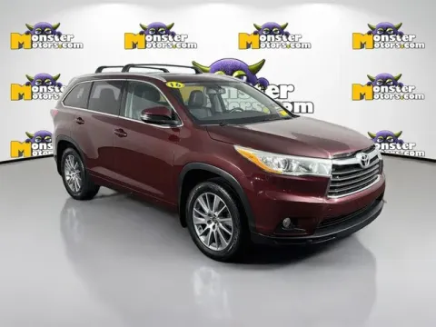 Another view of 2016 Toyota Highlander XLE V6 for sale in Michigan Center, MI at Monster Motors - Jackson, MI