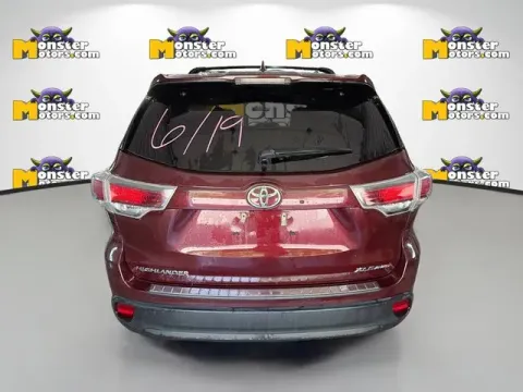 More photos of 2016 Toyota Highlander XLE V6 at Monster Motors - Jackson, MI, MI