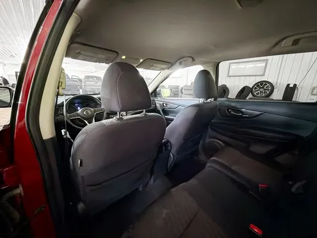 2019 Nissan Rogue SV - Photo 9