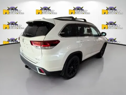 More photos of 2019 Toyota Highlander XLE at Monster Motors - Jackson, MI, MI