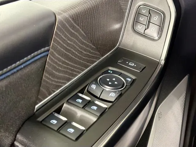 2025 Ford F-450 Super Duty Platinum - Photo 18