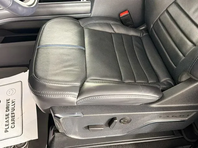2025 Ford F-450 Super Duty Platinum - Photo 19