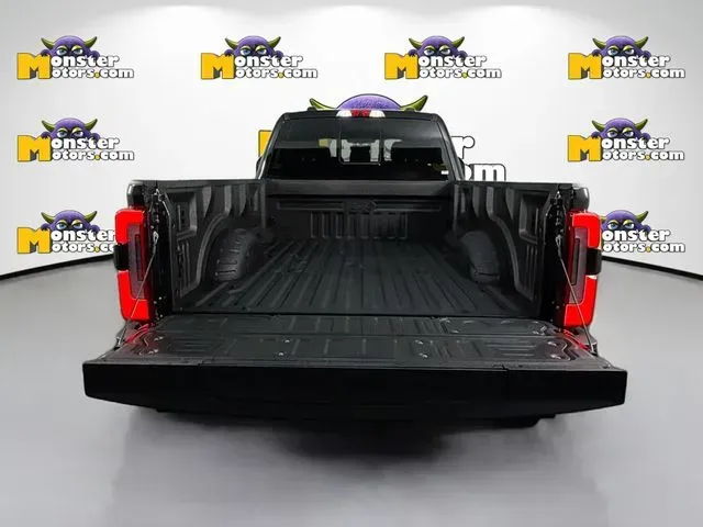 2025 Ford F-450 Super Duty Platinum - Photo 26
