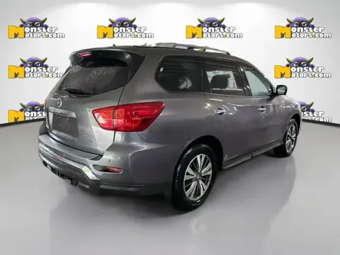 More photos of 2018 Nissan Pathfinder SL at Monster Motors - Jackson, MI, MI