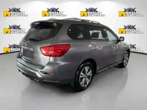 More photos of 2018 Nissan Pathfinder at Monster Motors - Jackson, MI, MI