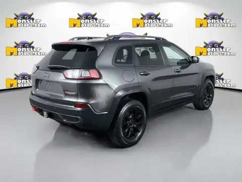More photos of 2019 Jeep Cherokee Trailhawk at Monster Motors - Jackson, MI, MI