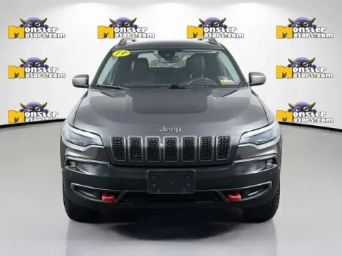 Photos of 2019 Jeep Cherokee Trailhawk for sale in Michigan Center, MI at Monster Motors - Jackson, MI