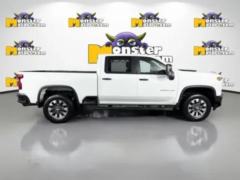 More photos of 2022 Chevrolet Silverado 2500 HD Custom at Monster Motors - Jackson, MI, MI