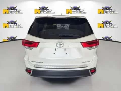 More photos of 2019 Toyota Highlander XLE at Monster Motors - Jackson, MI, MI