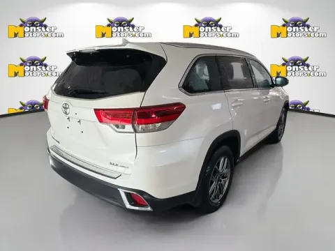 More photos of 2019 Toyota Highlander XLE at Monster Motors - Jackson, MI, MI