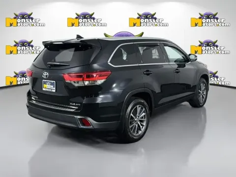 More photos of 2019 Toyota Highlander XLE at Monster Motors - Jackson, MI, MI