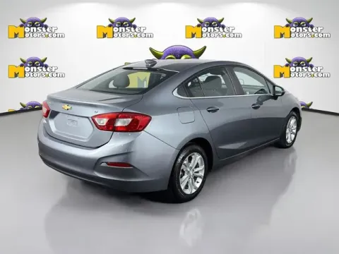 More photos of 2019 Chevrolet Cruze LT at Monster Motors - Jackson, MI, MI