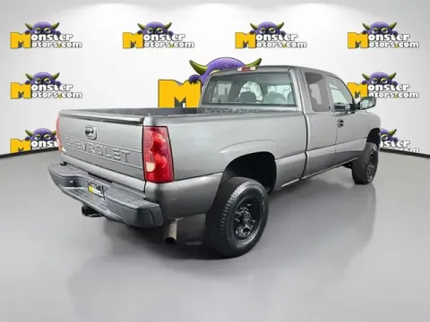 More photos of 2001 Chevrolet Silverado 2500 HD LS at Monster Motors - Jackson, MI, MI