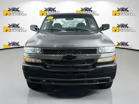 Photos of 2001 Chevrolet Silverado 2500HD LS for sale in Michigan Center, MI at Monster Motors - Jackson, MI