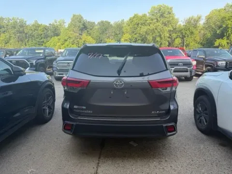 More photos of 2019 Toyota Highlander XLE at Monster Motors - Jackson, MI, MI