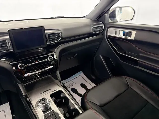 2024 Ford Explorer ST-LINE - Photo 23