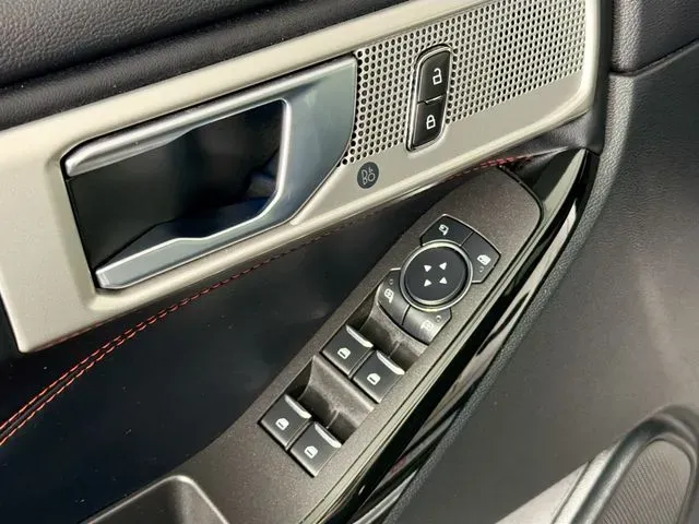 2024 Ford Explorer ST-LINE - Photo 18
