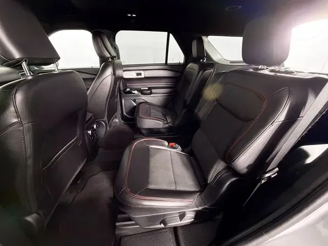 2024 Ford Explorer ST-LINE - Photo 25