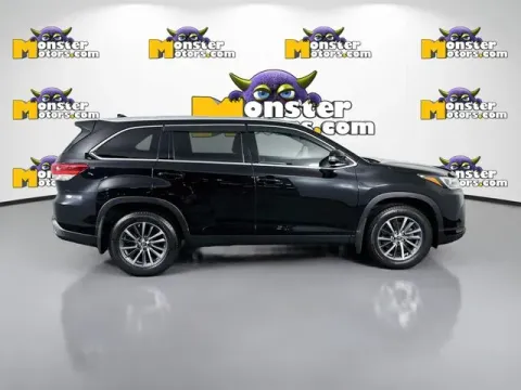 More photos of 2019 Toyota Highlander XLE at Monster Motors - Jackson, MI, MI