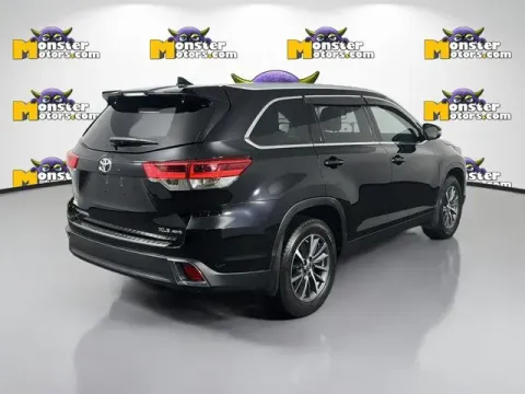 More photos of 2019 Toyota Highlander XLE at Monster Motors - Jackson, MI, MI