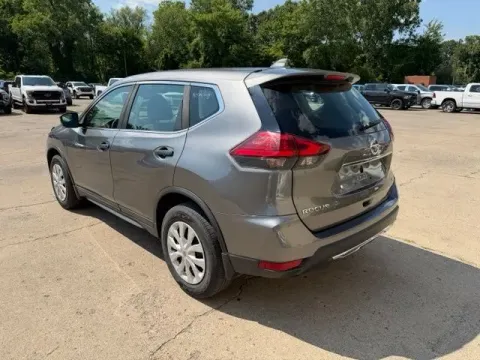 More photos of 2017 Nissan Rogue S at Monster Motors - Jackson, MI, MI
