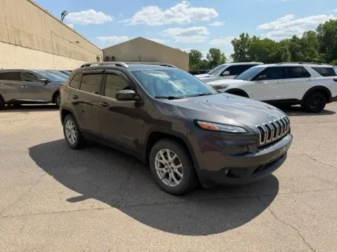More photos of 2018 Jeep Cherokee Latitude at Monster Motors - Jackson, MI, MI
