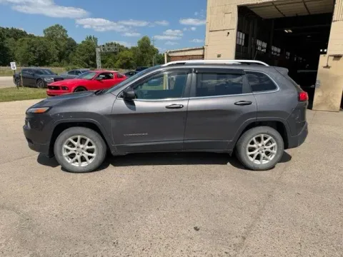 Photos of 2018 Jeep Cherokee Latitude for sale in Michigan Center, MI at Monster Motors - Jackson, MI