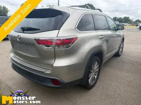 More photos of 2014 Toyota Highlander XLE V6 at Monster Motors - Jackson, MI, MI