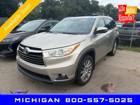 Beige 2014 Toyota Highlander XLE V6 for sale in Michigan Center, MI