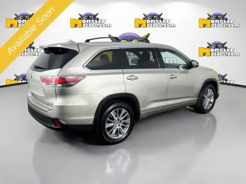 More photos of 2014 Toyota Highlander XLE V6 at Monster Motors - Jackson, MI, MI