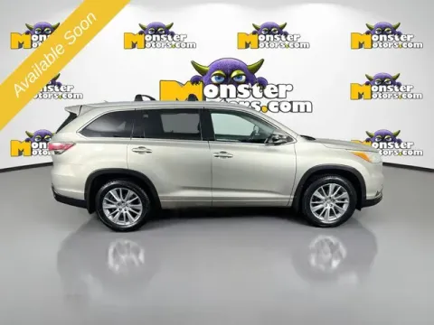 More photos of 2014 Toyota Highlander XLE V6 at Monster Motors - Jackson, MI, MI