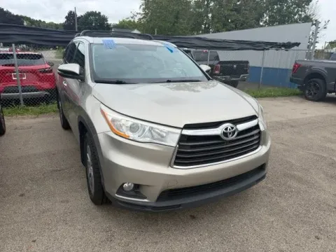Another view of 2014 Toyota Highlander XLE V6 for sale in Michigan Center, MI at Monster Motors - Jackson, MI