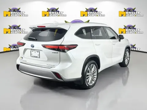 More photos of 2024 Toyota Highlander Hybrid Platinum at Monster Motors - Jackson, MI, MI