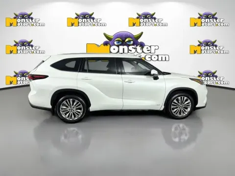 More photos of 2024 Toyota Highlander Hybrid Platinum at Monster Motors - Jackson, MI, MI